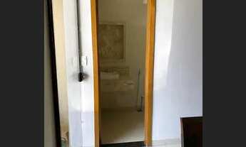 Imagem 6: Aluga se uma casa próximo a av jk , valor :2,500. Contato : Amanda * whats