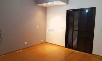 Imagem 2: Sobrado com 419 m², 5 quartos, 3 suítes, 4 vagas, galpão, varanda - Aceita Permuta - Metrô