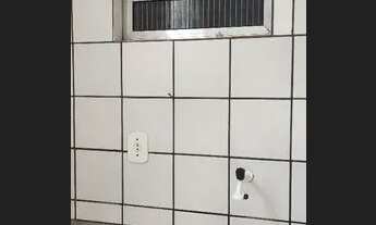 Imagem 4: Casa em rua pública