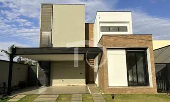 Imagem 2: Lindo sobrado para aluguel e venda no condomínio fechado Lagos D'Icaraí, com 3 suítes