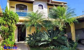 Imagem: Sobrado com piscina e 2 suítes à venda