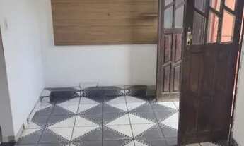 Imagem 2: ALUGA-SE KITNET Casa com 1 dormitório