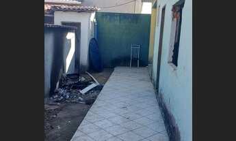 Imagem 5: Casa de 1 quarto podendo fazer 2 de laje bem espaçosa com garagem oportunidade no gaivotas