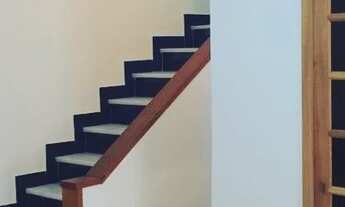 Imagem 2: ALUGO! Excelente Casa de Vila Duplex Totalmente Reformada, 2 Quartos no Centro de Campo Gr