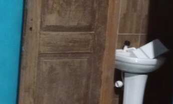 Imagem 2: Aluga-se kitnet Quarto com aluguel por R$300 /mês