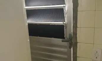 Imagem 4: Alugo quarto feminino com área de serviço, cozinha e banheiro privativos, tipo Kitnet