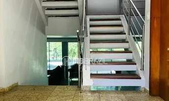 Imagem 4: Alphaville 05 - Casa ampla para venda por R$ 2.350.000,00 e locação por R$ 18.000,00/Mês