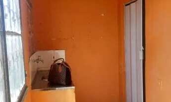 Imagem 4: Aluga-se uma Kit-Net à 100 metros da Avenida Grande Circular no valor de 400 reais