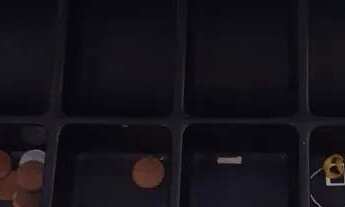 Imagem: Vendo balcão com gaveta para dinheiro com