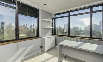 Imagem 2: Sala comercial na rua Mostadeiros ao lado do Parcão com uma vista de 180 Graus do Parque