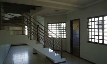 Imagem 2: Arapongas - Casa Padrão - Centro