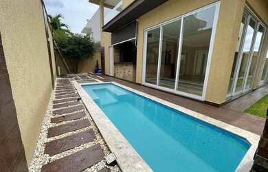 Imagem 6: Casa de condomínio sobrado para venda possui 350 metros quadrados com 4 quartos