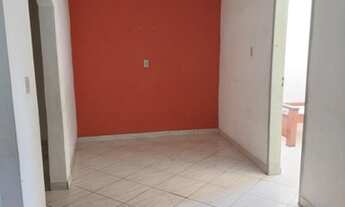 Imagem 2: Casa 2/4 podendo fazer uma reforma