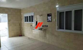 Imagem 3: Casa térrea de esquina com amplo terreno na Armação, próxima à praia, Florianópolis