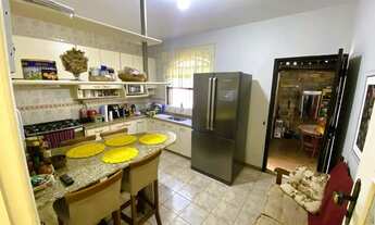 Imagem 7: Casa para Venda em Belo Horizonte, Santa Amélia, 5 dormitórios, 1 suíte, 3 banheiros, 2 va