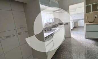 Imagem 7: Sobrado para venda possui 200 metros quadrados com 4 quartos em Santa Rosa - Niterói - RJ