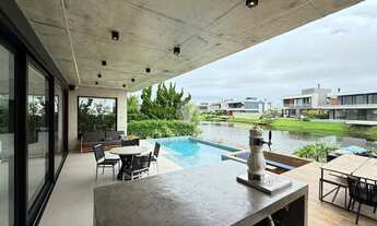 Imagem 7: Sobrado Alto Padrão com 5 Suítes e Piscina