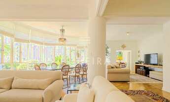 Imagem 2: Imóvel de 327m², com 4 dormitórios (sendo 2 suítes)