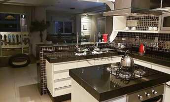 Imagem 7: Triplex para venda tem 260 metros quadrados com 3 quartos