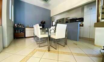 Imagem 5: Casa de condomínio sobrado para venda tem 246 metros quadrados com 3 quartos