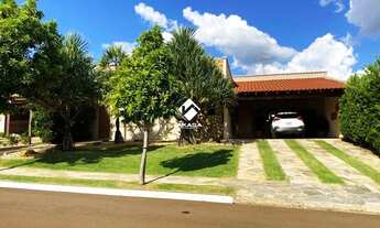 Imagem 2: Casa de condomínio para venda tem 298 metros quadrados com 3 quartos