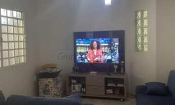 Imagem: Casa / Sobrado - 03 dormitórios com Suíte