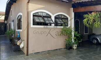 Imagem 2: Casa para venda com 187 metros quadrados com 3 quartos em Jardim Altos de Santana I - Jaca