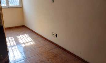 Imagem 2: Apartamento para venda possui 60 metros quadrados com 2 quartos em Grajaú - Rio de Janeiro