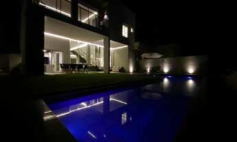 Imagem 7: Casa a Venda no Genesis 2 - Mobiliada e Decorada - 4 suítes, Escritório, Piscina - Alphavi