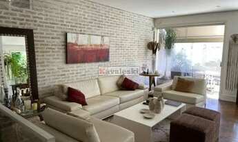 Imagem 2: Sobrado Maravilhoso no miolo do Jardim da Saúde