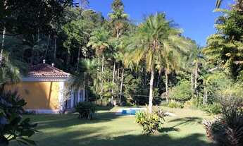 Imagem 2: Casa de arquitetura magníficas e terreno de 8.000M2 em Begen -Petropolis