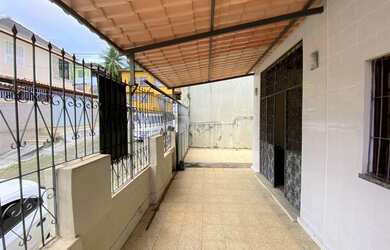 Imagem 2: Casa à Venda de 4 quartos, sendo 1 suíte no Matatu de Brotas - Salvador - BA