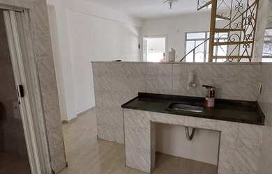 Imagem 5: Casa para aluguel possui 60 metros quadrados com 2 quartos e 2 Banheiros, Área de serviço