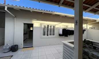 Imagem 2: Casa com 02 quartos + edícula com churrasqueira no Bairro São Vicente