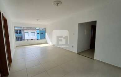 Imagem 2: Casa com 4 dormitórios no bairro Coloninha