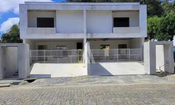 Imagem 1: Sobrado geminado com 3 suítes à venda no bairro Glória em Joinville - SC, de R$ 1.300.000