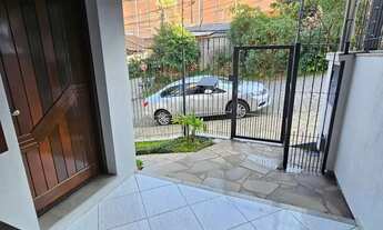 Imagem 2: Imóvel para venda tem 223 metros quadrados com 3 quartos em De Lazzer - Caxias do Sul - RS