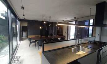 Imagem 6: Casa de condomínio sobrado para venda possui 390 metros quadrados com 4 quartos