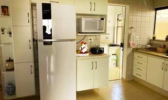 Imagem 7: Casa de condomínio para venda tem 298 metros quadrados com 3 quartos