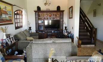 Imagem 3: Casa de condomínio para venda possui 369 metros quadrados com 5 quartos