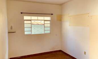 Imagem 6: CASA TERREA À VENDA, 4 QUARTOS, 2 BANHEIRO, SALA, COZINHA, EDÍCULA COM CHURRASQUEIRA E GAR