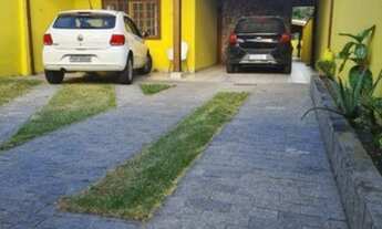 Imagem 2: Casa para Venda na Vila São Benedito em Pindamonhangaba. A belíssima casa dispõe de 3 Quar