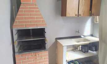 Imagem 2: Casa com 2 Dormitórios, Churrasqueira e Área Livre