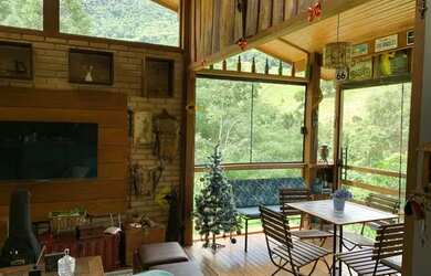 Imagem 3: Linda casa na serra vista pra cachoeira e beira rio em estilo rústico moderno