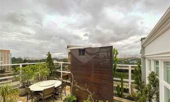 Imagem 4: Cobertura duplex maravilhosa em Moema, fora de rota, com vista para o parque!