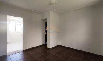 Imagem 3: Apartamento 2 quartos com armários, com área de estacionamento, em condomínio no bairro El