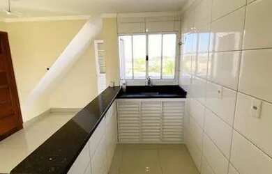 Imagem 5: Sobrado com 2 Dormitórios, Suíte e Sacada em Condomínio no Esmeralda, 200 Metros da Pista