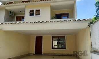 Imagem: PORTO ALEGRE - Casa Padrão - Cavalhada