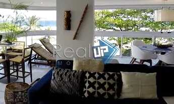 Imagem 6: Cobertura reformada na Praia do Pepê