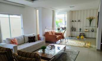 Imagem 3: Casa Condomínio Fechado para aluguel, 3 quartos, 3 suítes, 4 vagas, Aclimação - Uberlândia